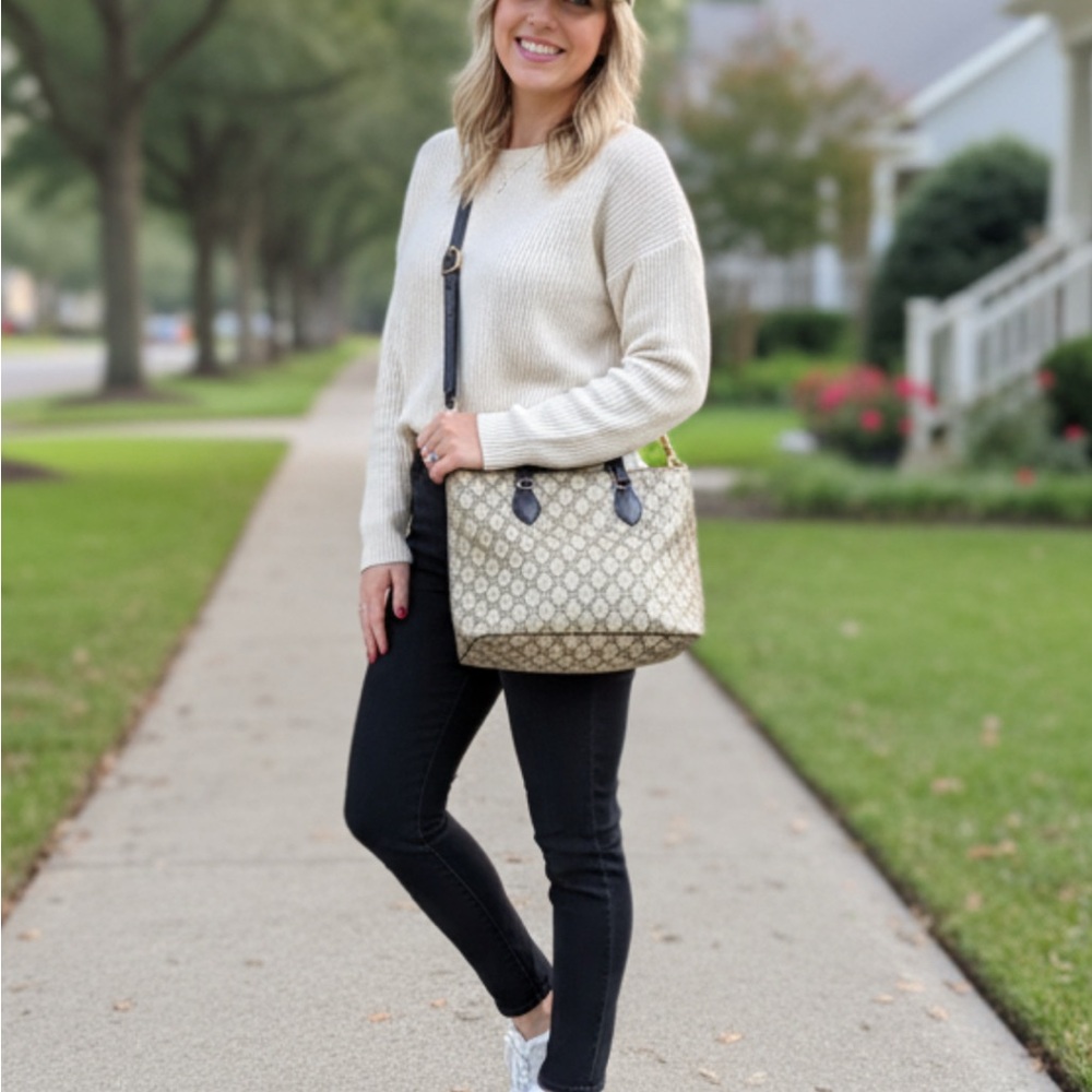 Gucci Black and Gold Women's Tote Bag - Picture 2 of 10